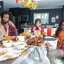 Alex Kane in 'Team Skeet' Grateful for These Girls (Thumbnail 16)