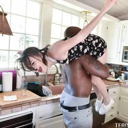 Alex More en 'Team Skeet' Pequeña molestia caliente (Miniatura 30)