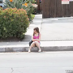 Alexa Nova en 'Team Skeet' ¡De vuelta a la acera! (Miniatura 1)