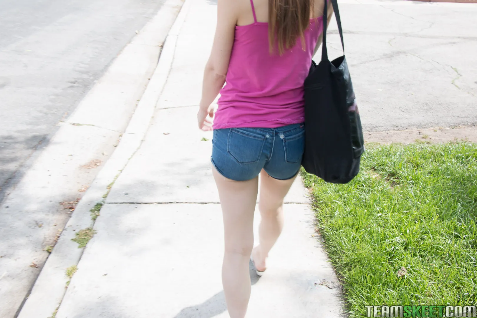 Alexa Nova en '¡De vuelta a la acera!' from 'Team Skeet' (foto 16) Team Skeet '¡De vuelta a la acera!' protagonizando Alexa Nova (foto 16)