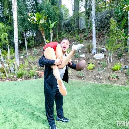 Alexia Anders en 'Team Skeet' El pensamiento del touchdown (Miniatura 54)