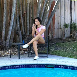 Alexis Dean en 'Team Skeet' Hermanos adolescentes problemáticos (Miniatura 1)