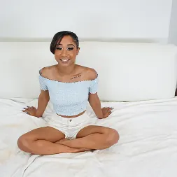 Alicia Reign en Cupcakes para la universidad (foto 13) Alicia Reign en 'Team Skeet' Cupcakes para la universidad (Miniatura 13)