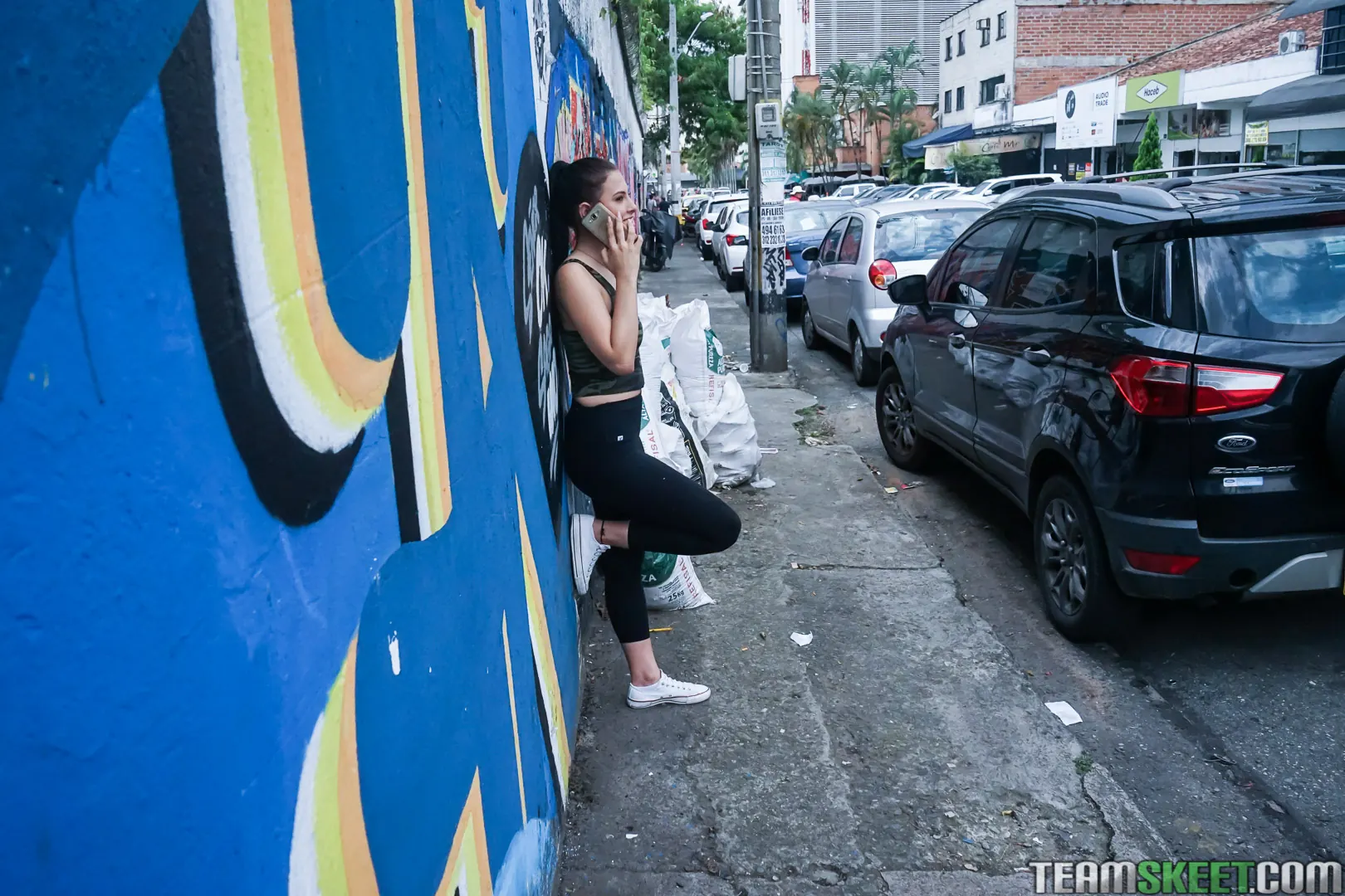 Alicia Trece en 'Botín latino aceitado' from 'Team Skeet' (foto 1) Team Skeet 'Botín latino aceitado' protagonizando Alicia Trece (foto 1)