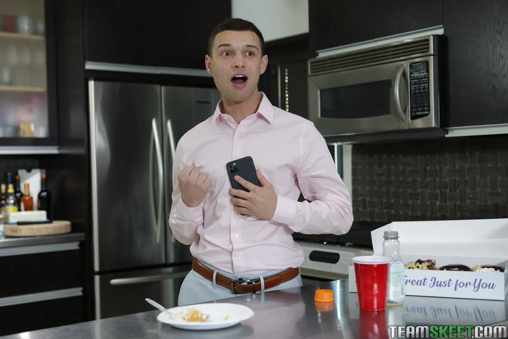 Alina Belle en 'Mis hermanastras me follaron para entrar al club' from 'Team Skeet' (foto 39) Team Skeet 'Mis hermanastras me follaron para entrar al club' protagonizando Alina Belle (foto 39)