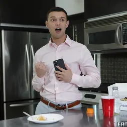 Alina Belle en Mis hermanastras me follaron para entrar al club (foto 39) Alina Belle en 'Team Skeet' Mis hermanastras me follaron para entrar al club (Miniatura 39)