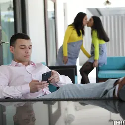 Alina Belle en Mis hermanastras me follaron para entrar al club (foto 78) Alina Belle en 'Team Skeet' Mis hermanastras me follaron para entrar al club (Miniatura 78)