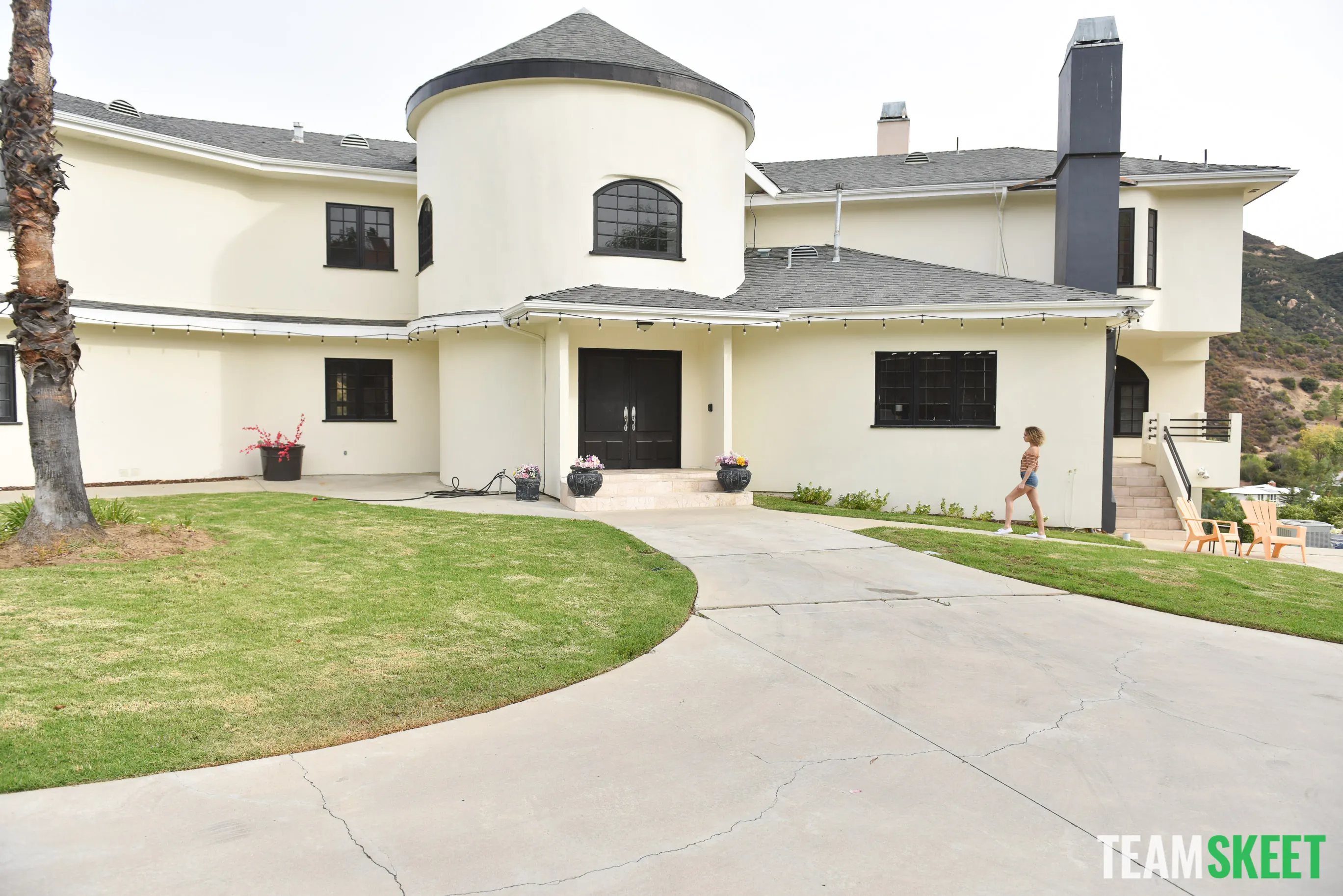 Team Skeet 'Una pequeña nena recupera su trabajo' protagonizando Allie Addison (foto 1)