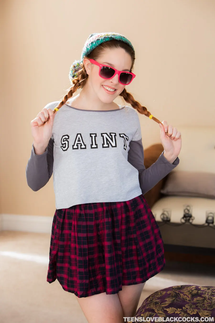 Amarna Miller en 'Cambio de divisas jodido' from 'Team Skeet' (foto 1) Team Skeet 'Cambio de divisas jodido' protagonizando Amarna Miller (foto 1)