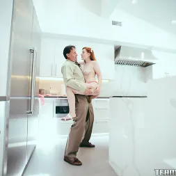 Amber Addis en 'Team Skeet' Coño pelirrojo prístino (Miniatura 96)