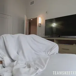 Angel Youngs en 'Team Skeet' Ella rebota (Miniatura 15)