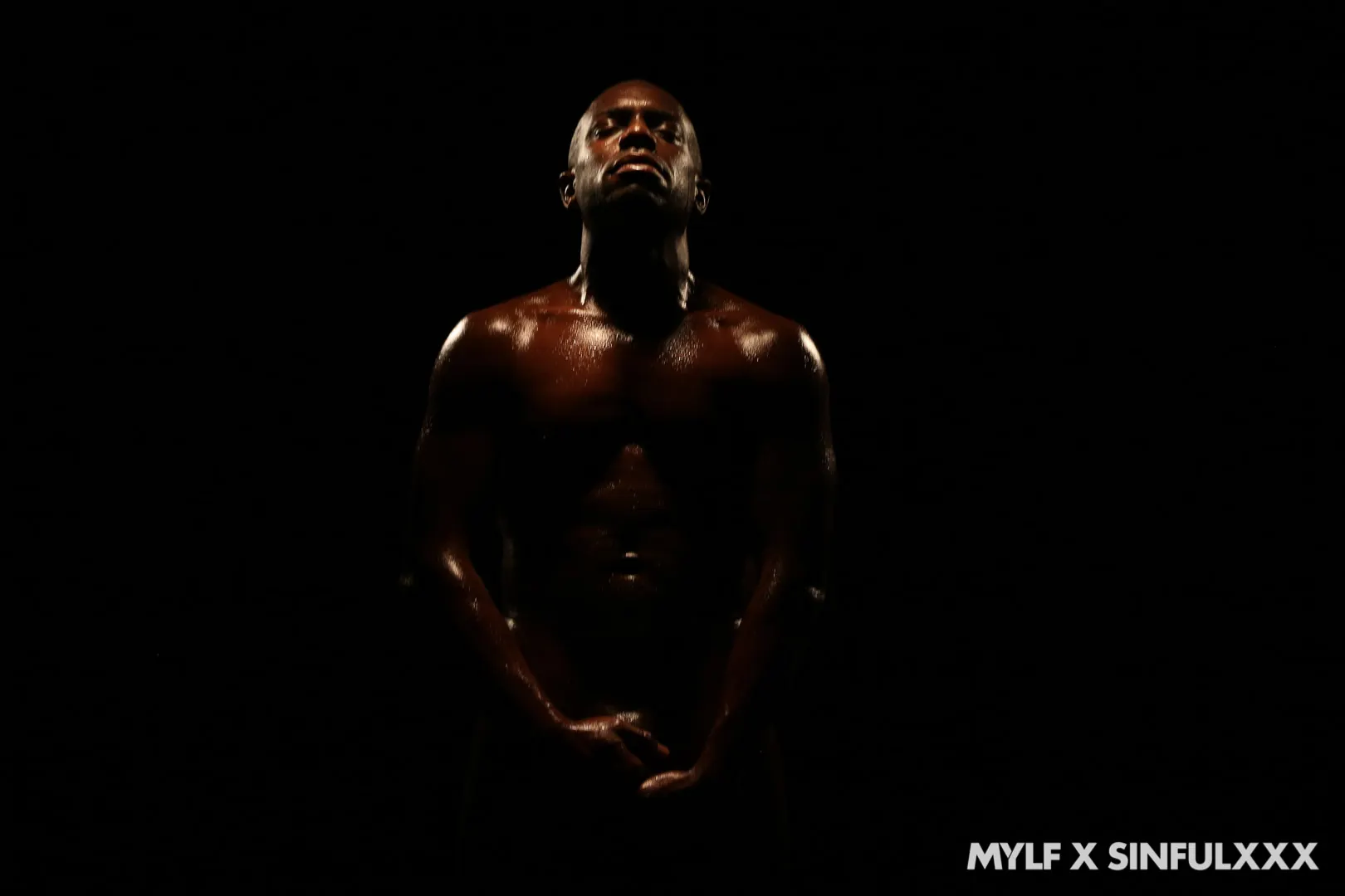 Anita Bellini en 'Obsesión oscura' from 'Team Skeet' (foto 1) Team Skeet 'Obsesión oscura' protagonizando Anita Bellini (foto 1)