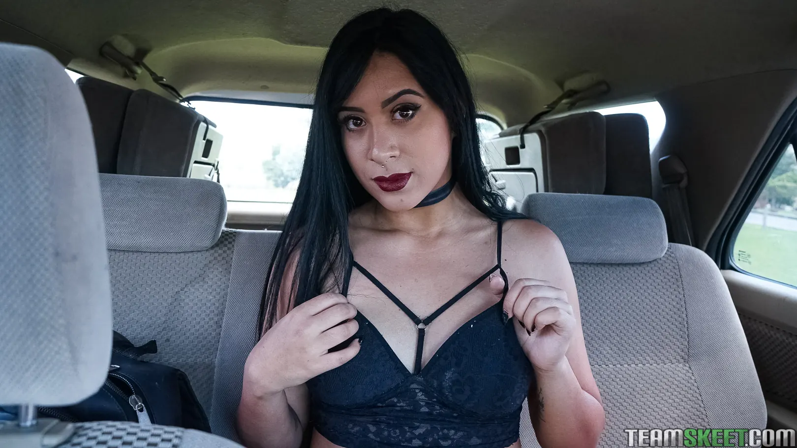 Team Skeet '¡No lo llames "corrida de vuelta"!' protagonizando Annette Rios (foto 1)