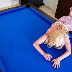 Aria Banks en 'Team Skeet' Pequeña hijastra curiosa (Miniatura 9)