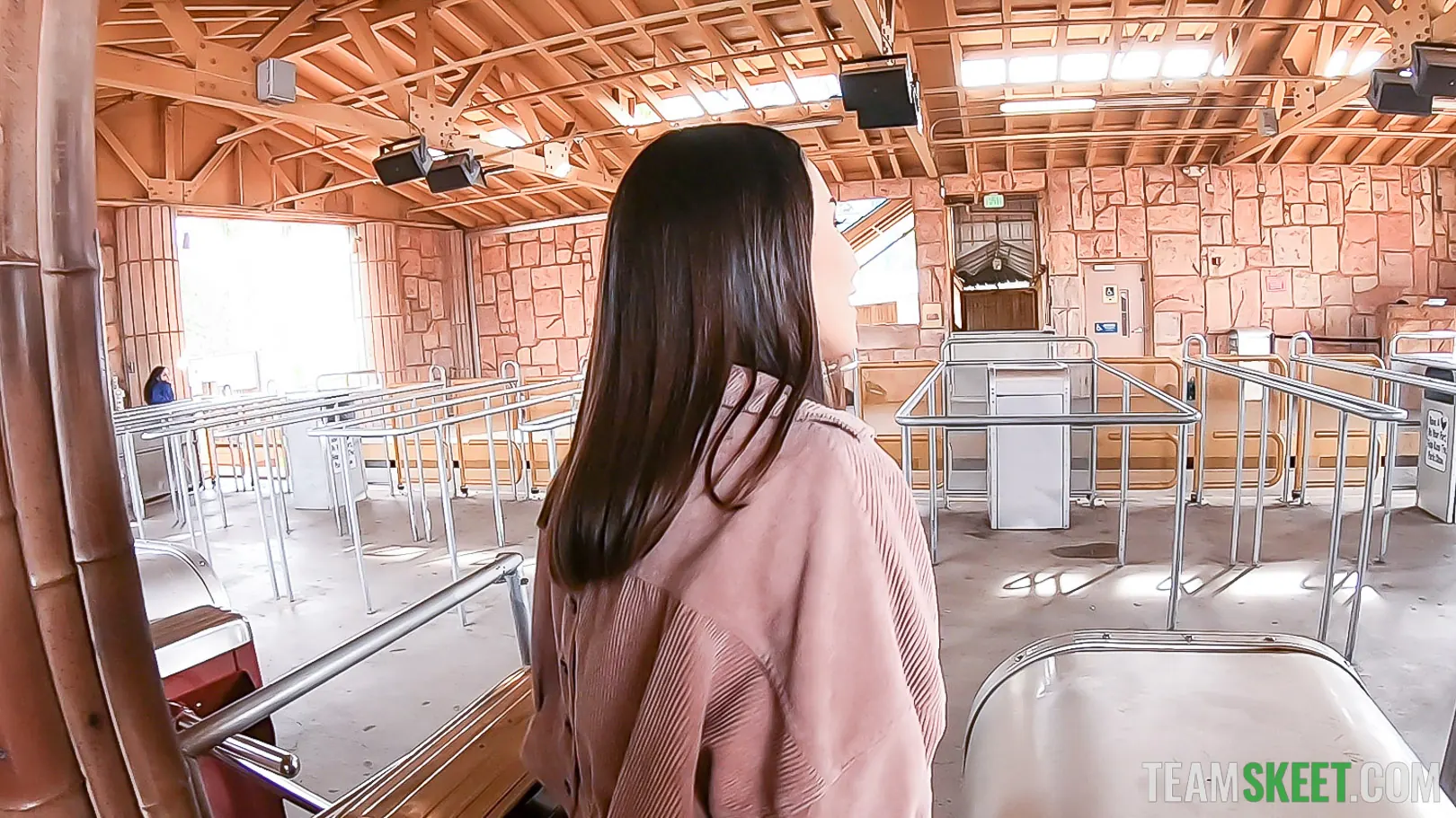 Team Skeet 'Parpadeando en el parque temático' protagonizando Aria Lee (foto 21)