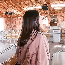 Aria Lee en 'Team Skeet' Parpadeando en el parque temático (Miniatura 21)