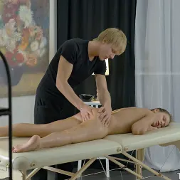 Ariana in 'Team Skeet' Shiatsu Happens (Thumbnail 25)