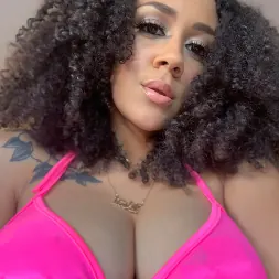 Ariana Aimes in Tongue (Photo 30) Ariana Aimes in 'Team Skeet' Tongue (Thumbnail 30)