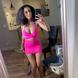 Ariana Aimes in Tongue (Photo 35) Ariana Aimes in 'Team Skeet' Tongue (Thumbnail 35)