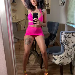 Ariana Aimes in Tongue (Photo 40) Ariana Aimes in 'Team Skeet' Tongue (Thumbnail 40)