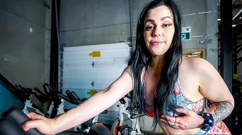 Ariel Dixon in 'No Pussy-Pounding, No Gain'