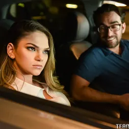 Athena Faris en 'Team Skeet' Cita de graduación, coño follado (Miniatura 48)