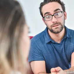 Athena Faris en 'Team Skeet' Cita de graduación, coño follado (Miniatura 56)