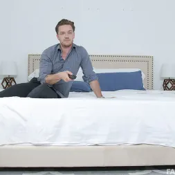 Athena Rayne en 'Team Skeet' Hermanastros gallo consciente (Miniatura 1)