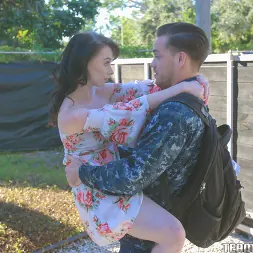 Athena Rayne en 'Team Skeet' Cuanto más pequeño, mejor (Miniatura 56)