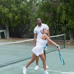 August Ames en 'Team Skeet' Su gran entrenador negro (Miniatura 102)