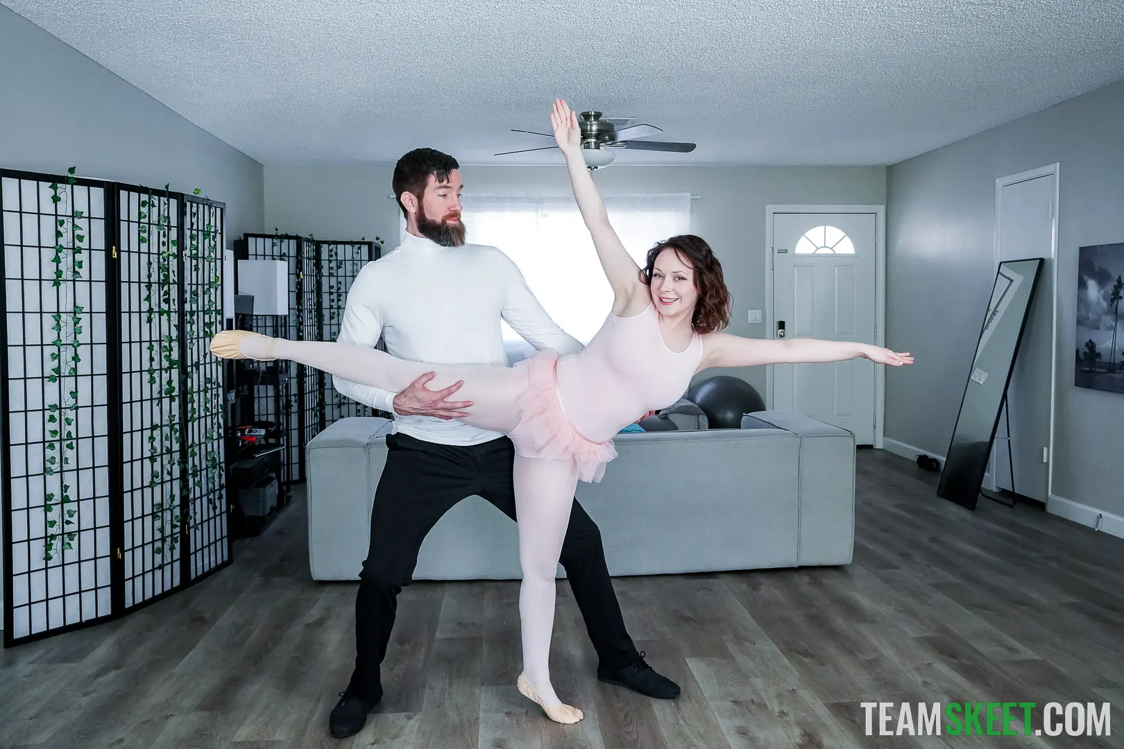 Team Skeet 'The Naughty Dancer is Back' starring Ava Sinclaire (Photo 8)