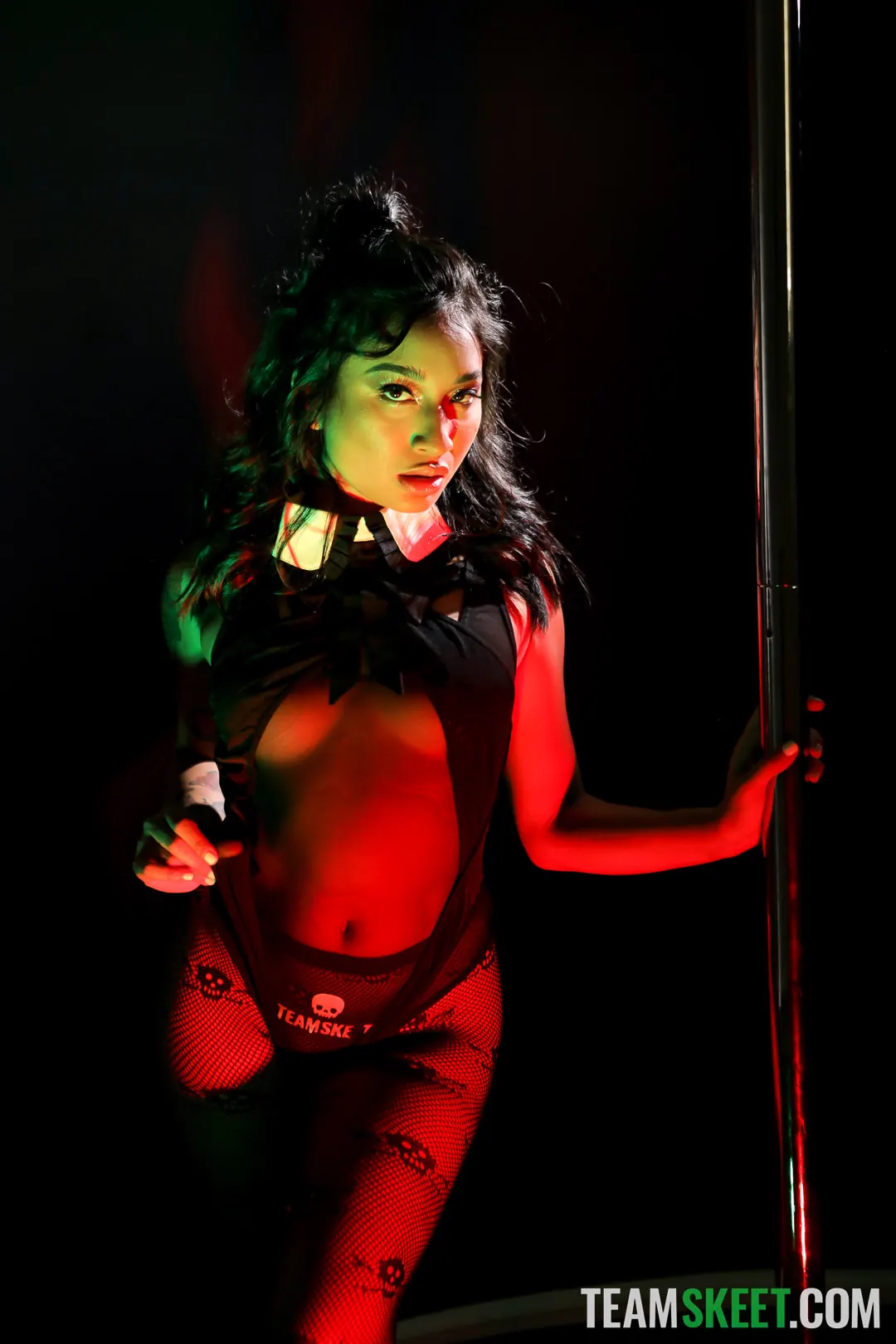 Team Skeet 'Una chica Barbie' protagonizando Avery Black (foto 1)