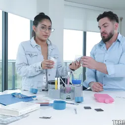 Binky Beaz en 'Team Skeet' Penetrando a una belleza química (Miniatura 72)