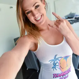 Brooke Haze en 'Team Skeet' Lesbo un poquito arriba (Miniatura 144)