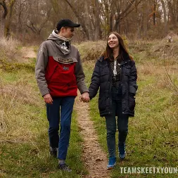 Busty Clary in A Bouncy Treat (Photo 1) Busty Clary in 'Team Skeet' A Bouncy Treat (Thumbnail 1)