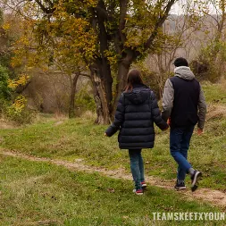 Busty Clary in A Bouncy Treat (Photo 10) Busty Clary in 'Team Skeet' A Bouncy Treat (Thumbnail 10)