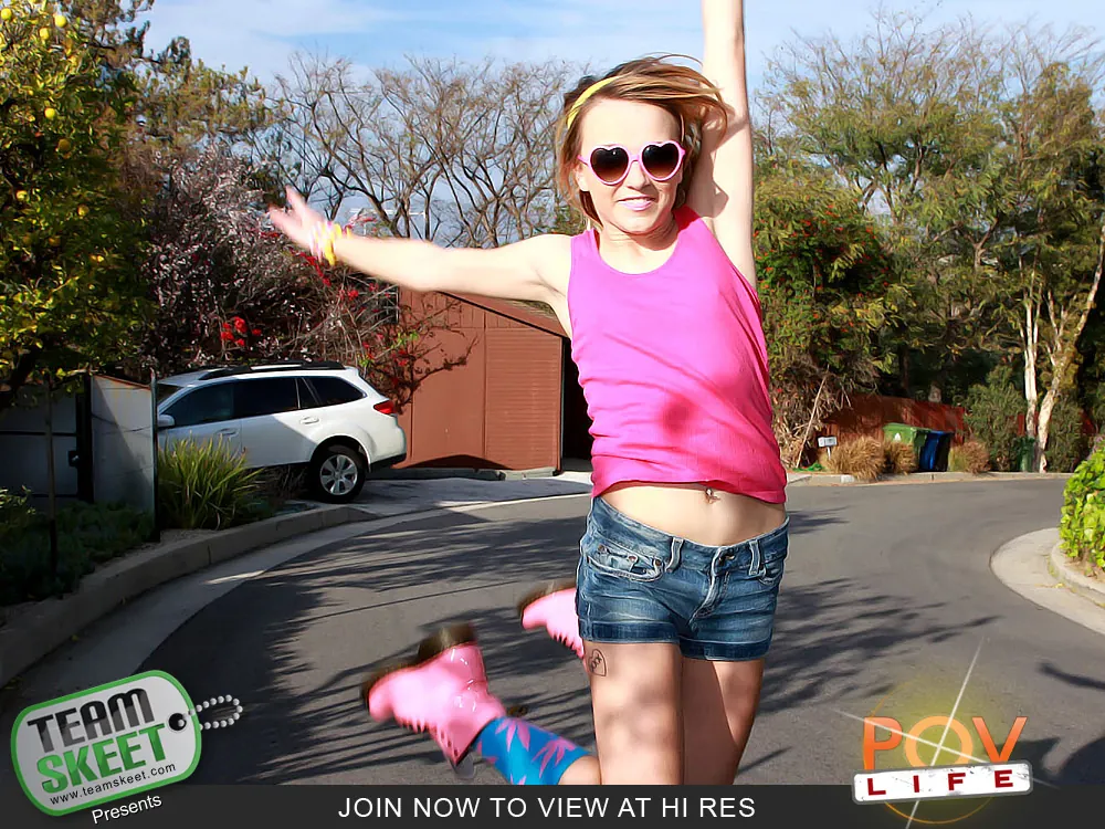 Team Skeet 'Vamos a explorar' protagonizando Carmen Callaway (foto 2)