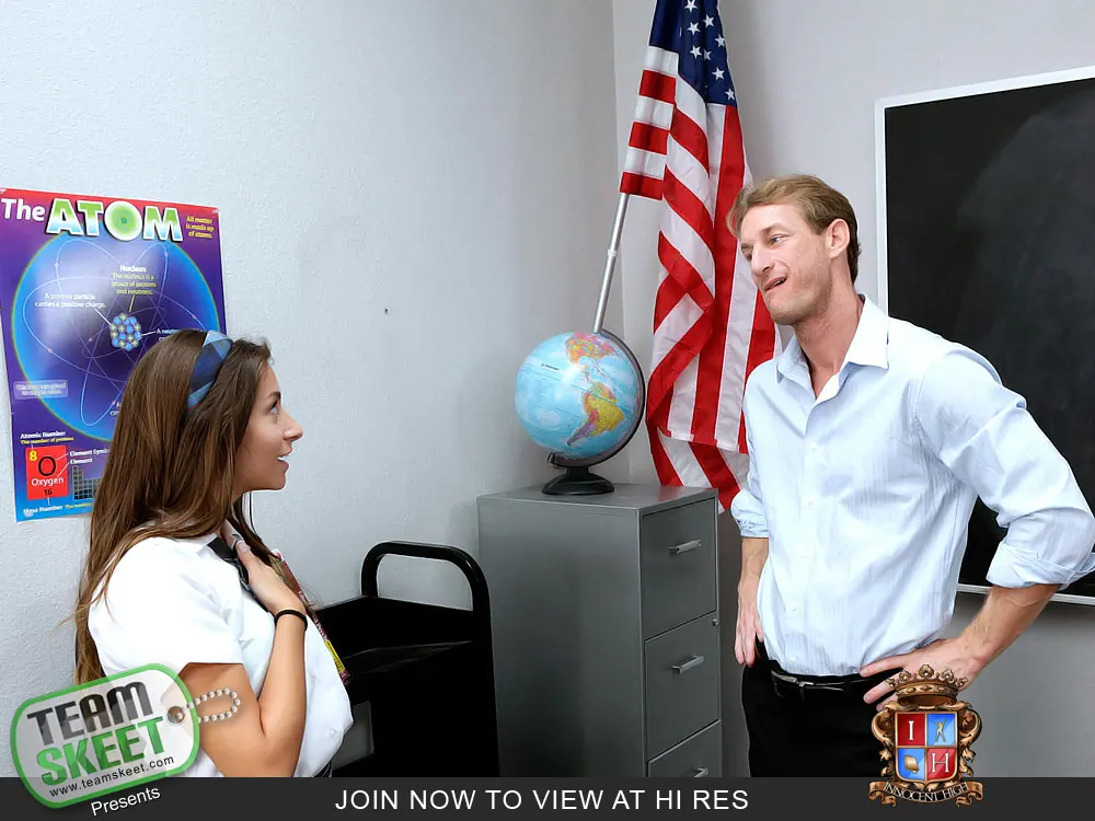 Team Skeet 'Alborotador follado duro' protagonizando Cassidy Klein (foto 3)