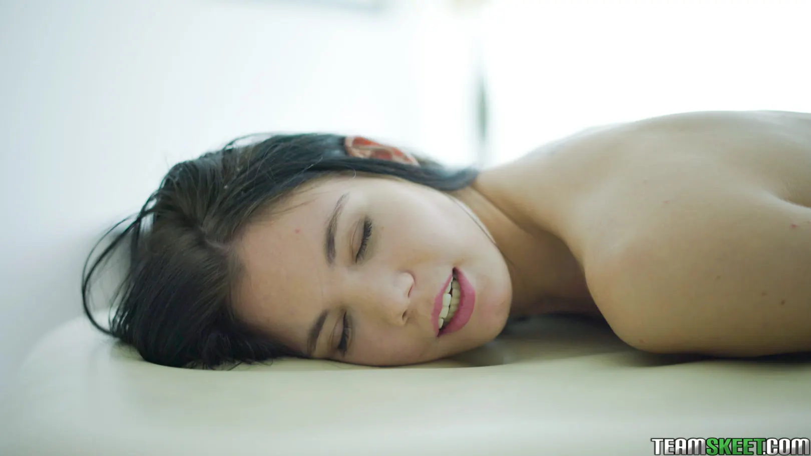 Chloe in 'Lay Back And Relax' from 'Team Skeet' (Photo 18) Team Skeet 'Lay Back And Relax' starring Chloe (Photo 18)