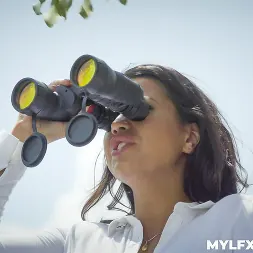 Chloe Lamoure in 'Team Skeet' Voyeuristic Jackpot (Thumbnail 5)