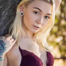 Chloe Temple en 'Team Skeet' Chicas de la cima de la montaña (Miniatura 12)