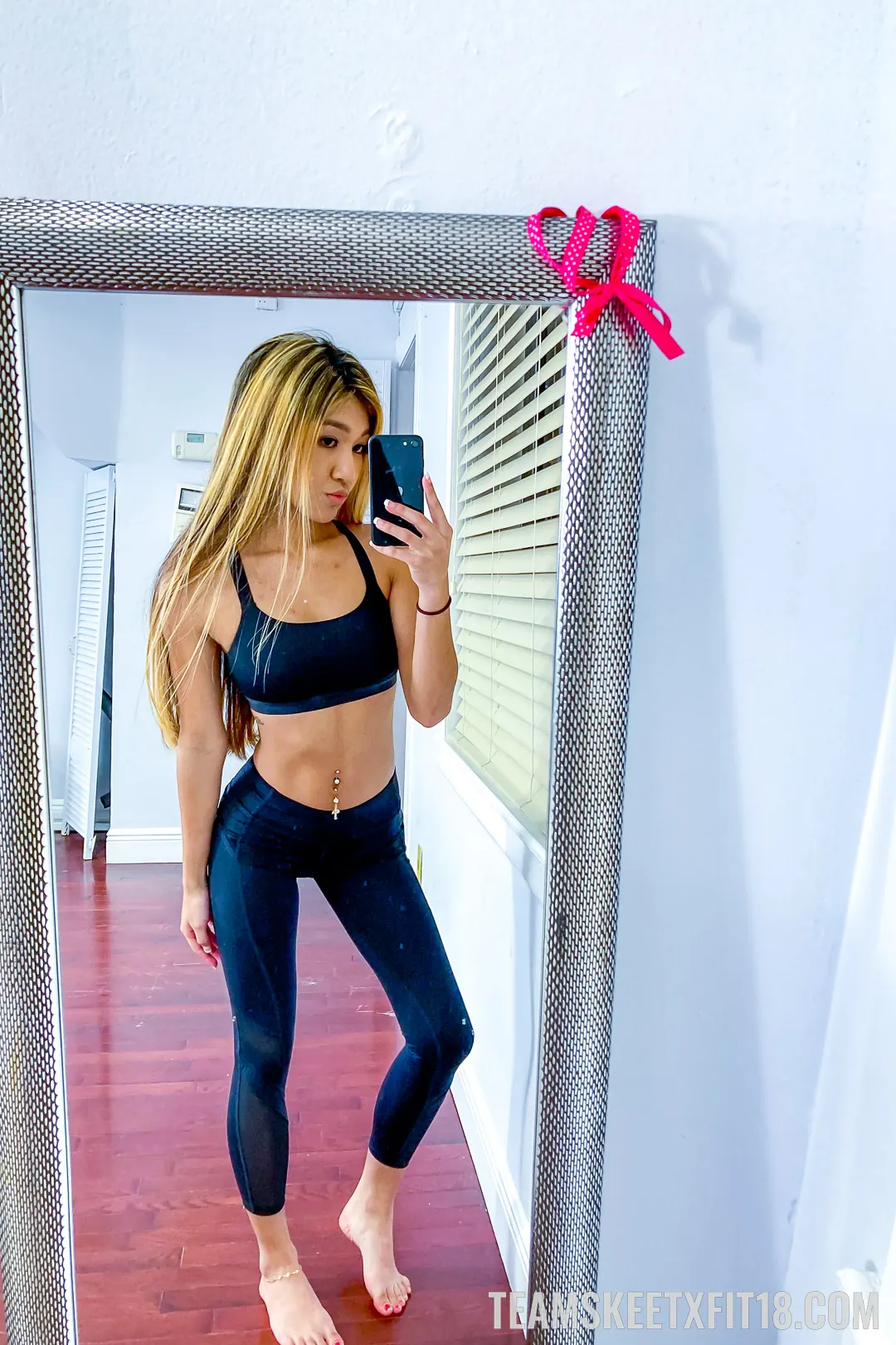 Clara Trinity en 'Pequeño problema de flexibilidad' from 'Team Skeet' (foto 48) Team Skeet 'Pequeño problema de flexibilidad' protagonizando Clara Trinity (foto 48)