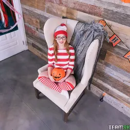 Cleo Clementine in Trick Or Treat Pussy Teasing (Photo 8) Cleo Clementine in 'Team Skeet' Trick Or Treat Pussy Teasing (Thumbnail 8)