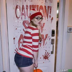 Cleo Clementine in Trick Or Treat Pussy Teasing (Photo 64) Cleo Clementine in 'Team Skeet' Trick Or Treat Pussy Teasing (Thumbnail 64)