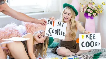 Coco Lovelock に 'Take Our Cookies'