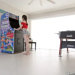 Coralee Summers en 'Team Skeet' Mételo en su melocotón (Miniatura 30)