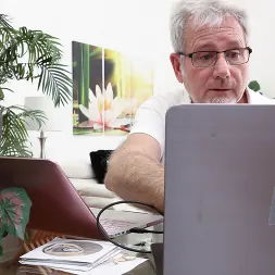 Coralyn Jewel en Chico tecnológico (foto 27) Coralyn Jewel en 'Team Skeet' Chico tecnológico (Miniatura 27)