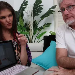 Coralyn Jewel en Chico tecnológico (foto 36) Coralyn Jewel en 'Team Skeet' Chico tecnológico (Miniatura 36)