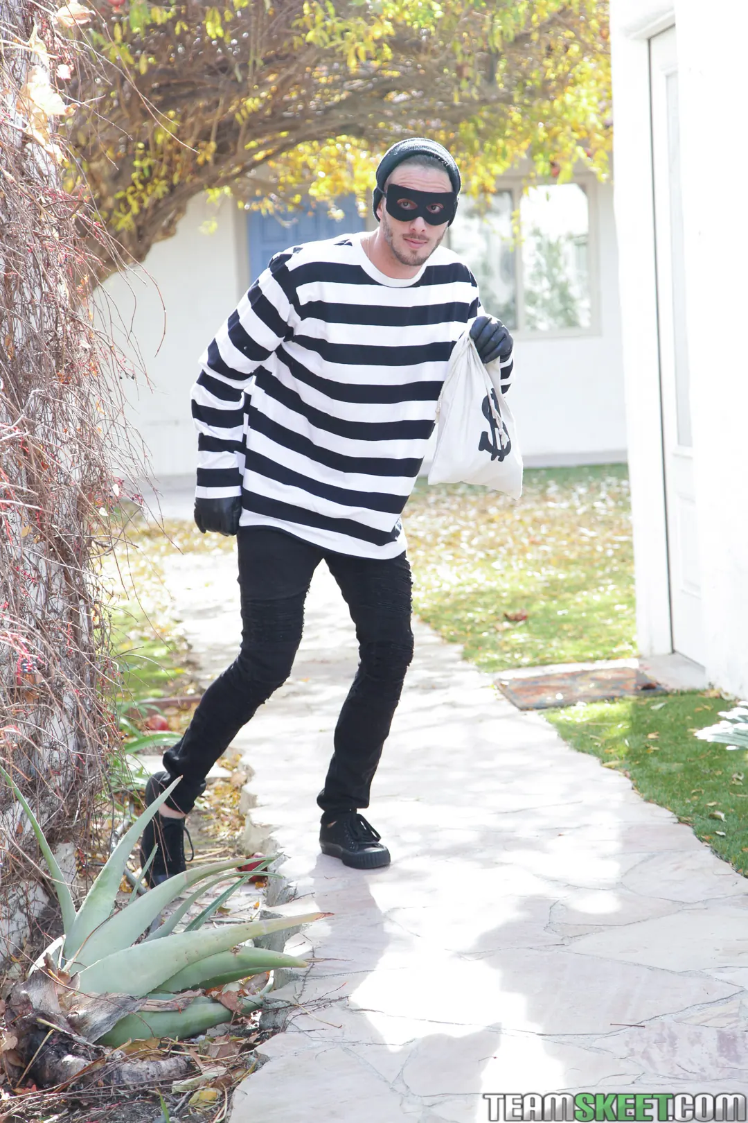 Team Skeet 'Superhero' starring Daisy Stone (Photo 75)