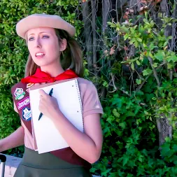 Daphne Dare en 'Team Skeet' Un discurso de venta pequeño y atractivo (Miniatura 1)